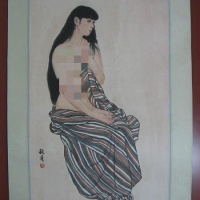 【8—108】黄亮伟（中国岭南著名国画大师黄幻吾的侄 肇庆书美协会员）《人体艺术画－秋月》38x68(cm)保证手工绘画 此画来自书画艺术名家本人 品相美中不足画面受潮发黄斑点污渍 原装原裱
